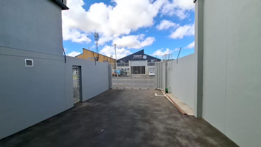 To Let commercial Property for Rent in Brackenfell Central Western Cape